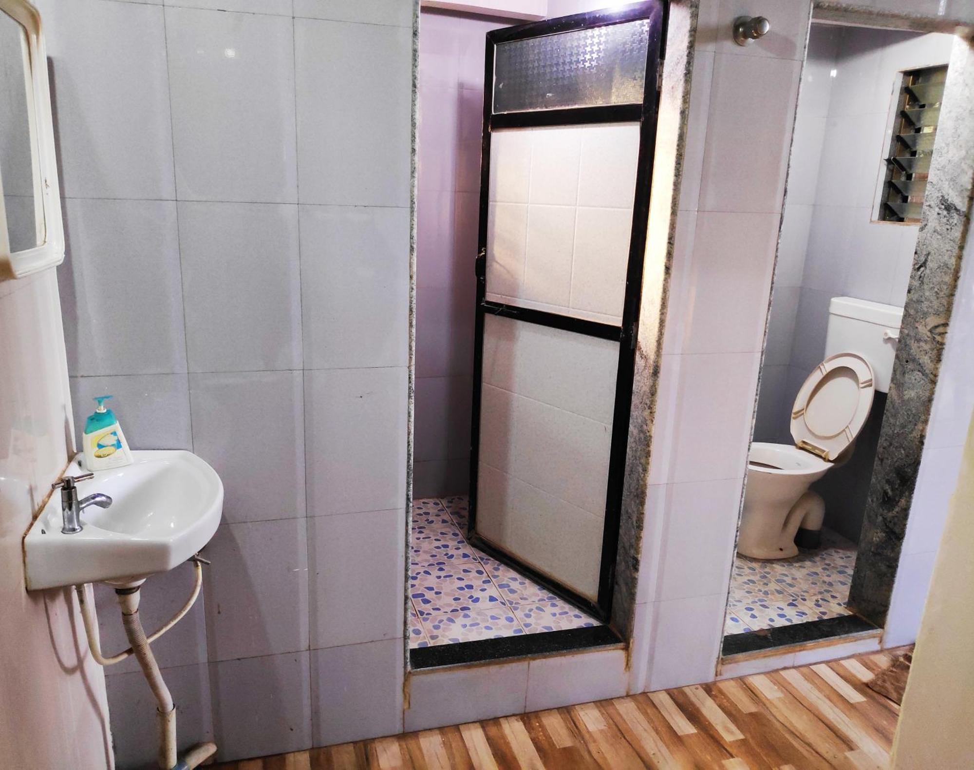 Ashish Baug Cottage Alibag Bilik gambar