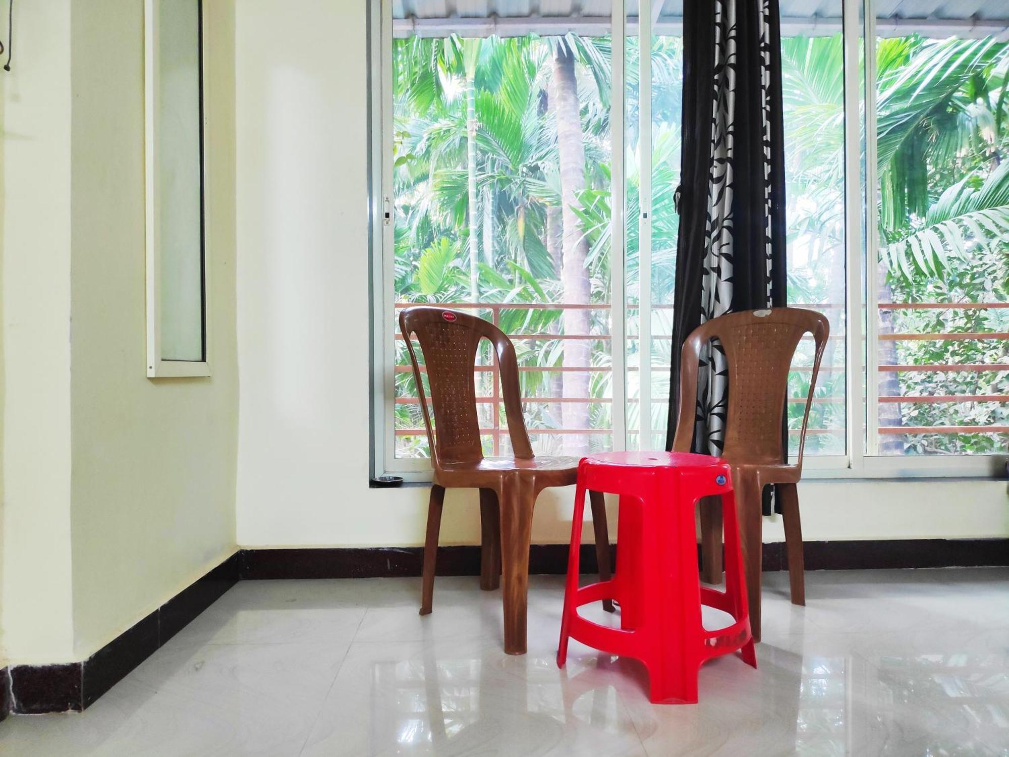 Ashish Baug Cottage Alibag Bilik gambar